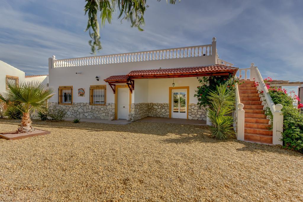 Villa Damara อัลบ็อกซ์ ภายนอก รูปภาพ
